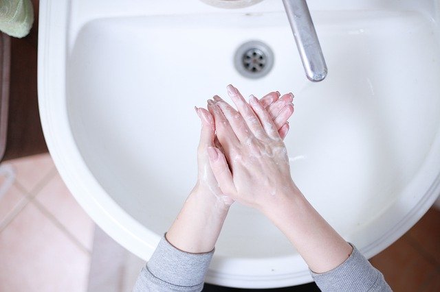 Lavoro nel post covid: l’importanza del disinfettante per le mani