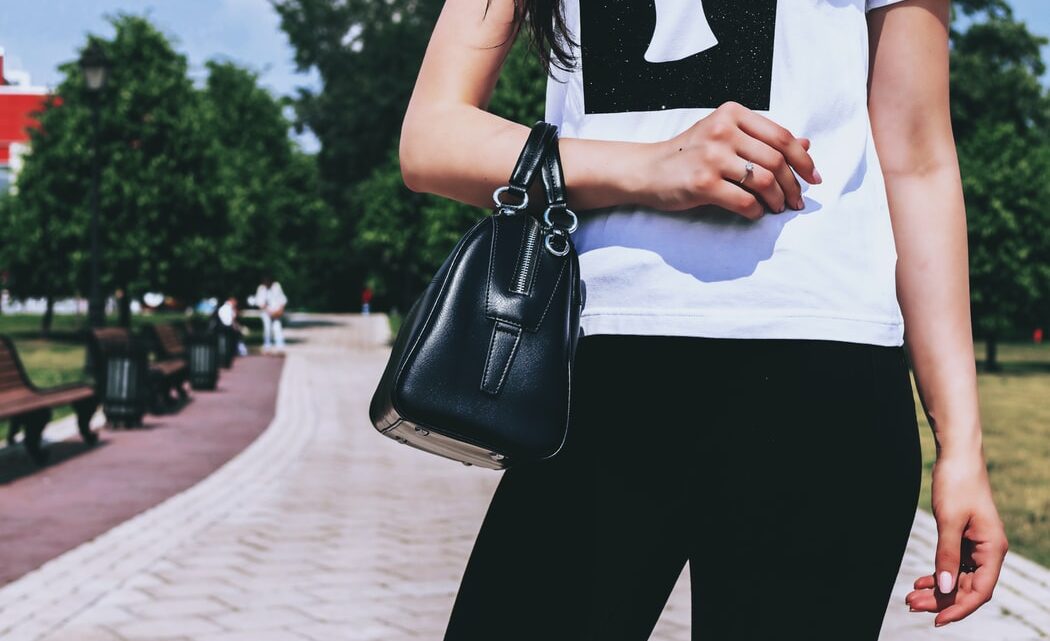 Le caratteristiche della borsa da donna ideale