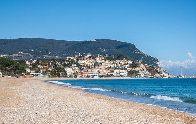 Sirolo spiagge: quali sono? Che servizi offrono? Come prenotarle