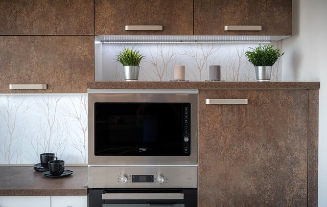 Cucine contemporanee: proposte per ricavare spazio là dove sembra non essercene